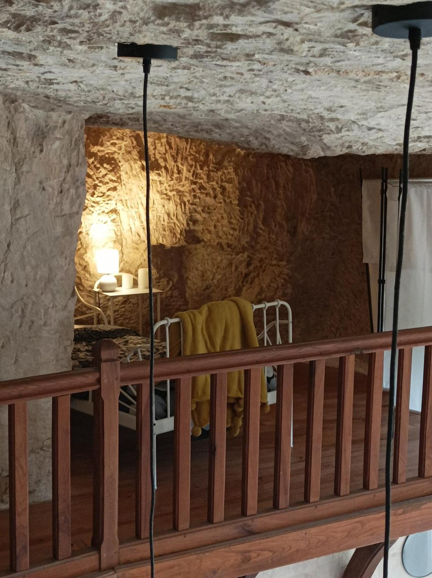 Gite Des Perreyeurs - Maison Troglodyte Avec Vue Sur Loire Монсоро Екстериор снимка